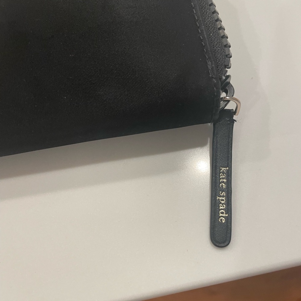 Kate spade microfiber wallet - Picture 2 of 6